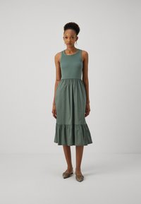 GAP MIDI DRESS - Denné šaty - laurel wreath