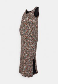 Vestido de maternidade com design sem mangas, fundo preto e padrão floral vibrante. Apresenta uma fenda lateral para facilitar os movimentos.