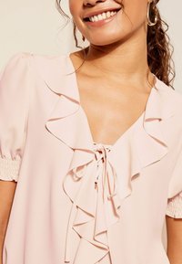 Friends Like These RUFFLE FRONT PUFF SLEEVE REGULAR FIT - Bluse - pink