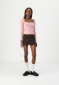 BDG Urban Outfitters Pulover - pink