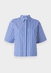 SLFFIA STRIPED SHIRT - Blúzka so zapínaním na gombíky - dazzling blue/bright white