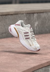 Non sélectionné, footwear white/magic mauve