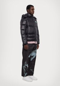 EA7 Emporio Armani GIUBBOTTO - Zimska jakna - black