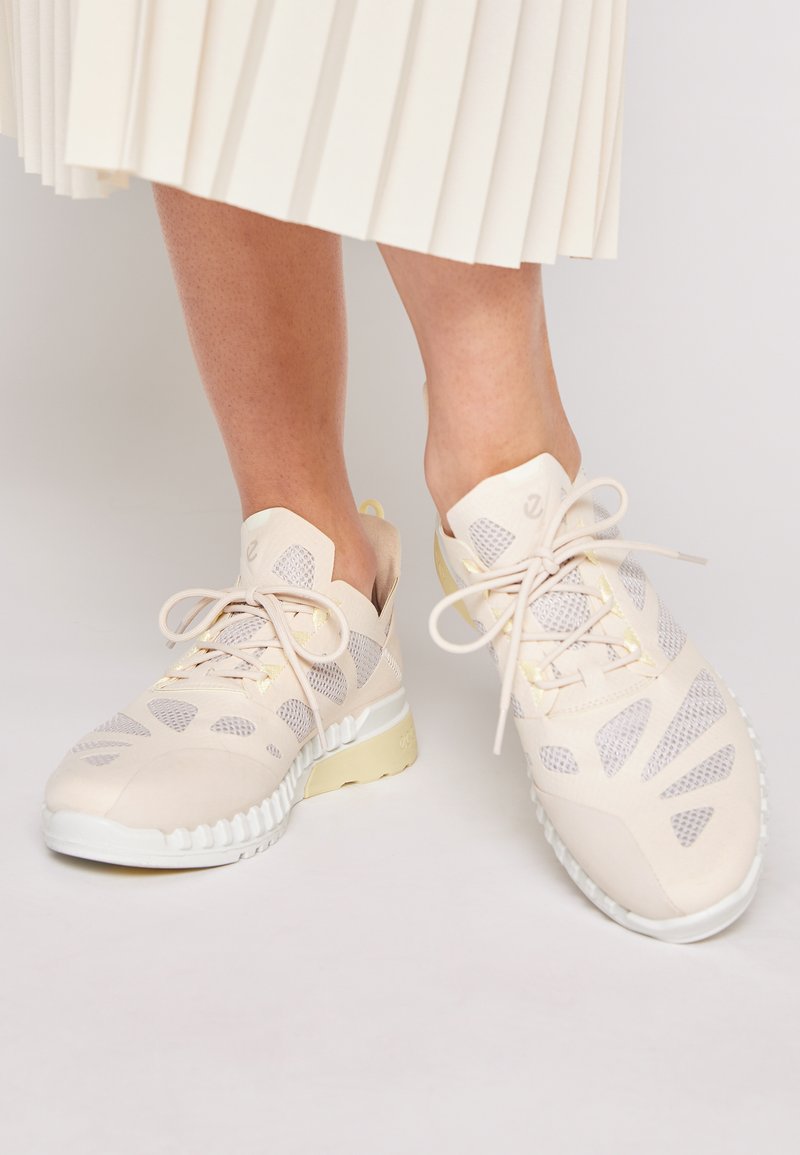 ECCO ZIPFLEX  - Trainers - limestone