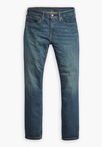 Jean en denim bleu à jambes droites avec fermeture avant par bouton et fermeture éclair, cinq poches et surpiqûres orange sur fond blanc.