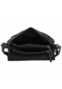 Borsa a tracolla in pelle nera con una superficie morbida, scomparti con zip e tracolla regolabile. Presenta una forma strutturata e un design minimalista.