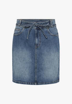 Zila džinsa svārki ar priekšējām kabatām, jostas cilpām un pašas auduma jostu, kas ir sasieta viduklī, ar noārdītas mazgāšanas detaļām.