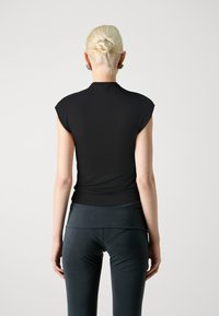 Gina Tricot SOFT TOUCH FUNNEL NECK TOP - Pamata T-krekls - black