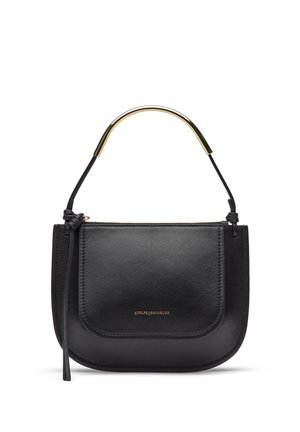 Borsa a mano in pelle nera con patta curva, logo del marchio dorato e manico corto con dettaglio metallizzato dorato.