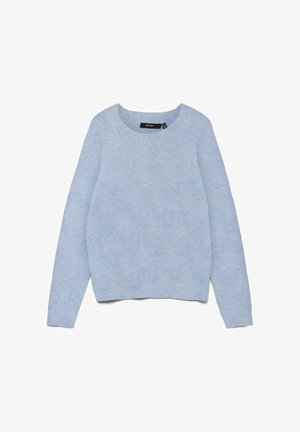 Pull-over en tissu doux bleu clair avec un col rond et des manches longues ; texture lisse et coupe décontractée. Aucun motif ni accent.