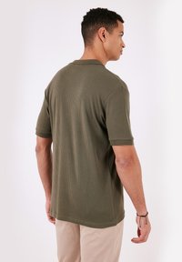 Buratti REGULAR FIT - Pólóing - khaki