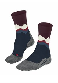 Coppia di calze a metà polpaccio performanti nei colori blu navy, grigio e borgogna, con un motivo geometrico simile a una montagna vicino al risvolto.