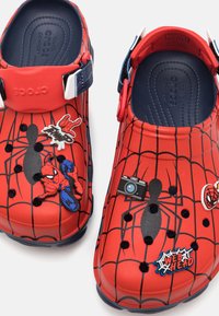 Crocs SPIDER MAN ALL TERRAIN UNISEX - Klumpaitės - navy