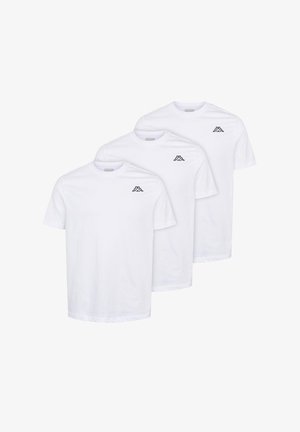 Tři bílé bavlněné trička s kulatými výstřihy. Každé z nich má černé logo Kappa na levé hrudi. Krátké rukávy, standardní střih.