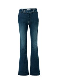 Jeans de denim azul oscuro con pierna acampanada, presillas para cinturón y cremallera frontal, exhibidos sobre un fondo blanco.