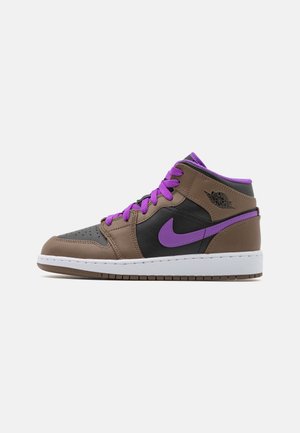 Sneakers high - light brown