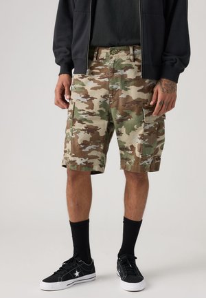 CARRIER - Short - olive/multi-colored