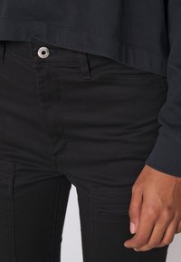 G-STAR SKINNY - Cargo trousers - black