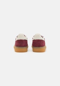 adidas Originals HANDBALL SPEZIAL - Joggesko - shadow red/off white