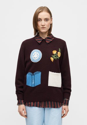 STORYTELLING CREWNECK SWEATER - Pullover - five resolutions