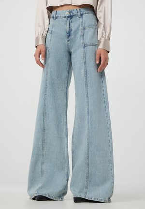 Terranova NERVATURE - Jeans a zampa - blu denim chiaro