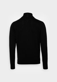 Pull noir à col montant, manches longues, avec des poignets côtelés et un tissu en maille lisse et texturé. Aucun motif ou élément visible.