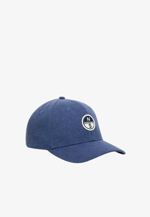 Cappellino da baseball blu con visiera curva e toppa circolare con logo North Sails sul pannello frontale.