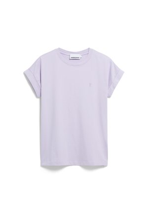 Hellblaues kurzärmeliges T-Shirt aus weicher Baumwolle. Mit Rundhalsausschnitt und hochgekrempelten Ärmeln sowie einem kleinen Logo auf der Brust.