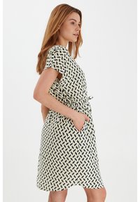 b.young BYMMJOELLA ONECK DRESS - Denní šaty - swamp mix