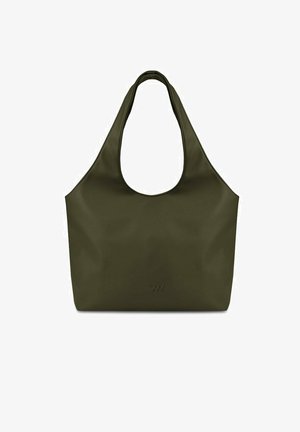 Olivgrüne Tragetasche aus glattem Material mit einem abgerundeten, breiten Schulterriemen und einem geprägten Logo am unteren Rand. Einfaches, unstrukturiertes Design.