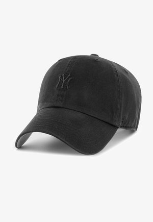 Black cotton cap with a curved brim, featuring an embroidered New York logo in matching black. Textured fabric with six ventilation holes.