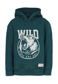 Teal hoodie med en rund björngrafik som har texten "WILD SINCE DAY ONE" i vitt. Mjuk bomullsblandning, känguruficka och ribbade muddar.