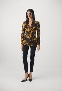 Versace Jeans Couture BUCKLES - Blazer - black/gold