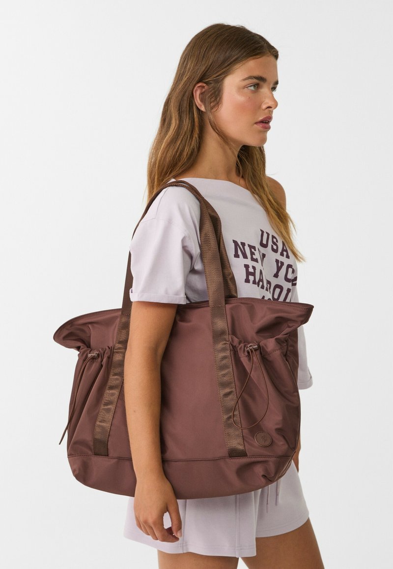 Stradivarius Veľká kabelka - dark brown