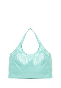 Borsa a tote in pelle verniciata verde menta con una finitura lucida, spallacci larghi e un corpo morbido e spazioso. Nessun hardware o accentuazione visibile.