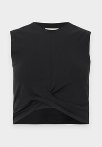 Μαύρο crop top χωρίς μανίκια από απαλό ύφασμα, με στρογγυλή λαιμόκοψη, διακριτική ραφή στο μπροστινό μέρος και στριφογυρισμένη λεπτομέρεια στο τελείωμα για πρόσθετη υφή.