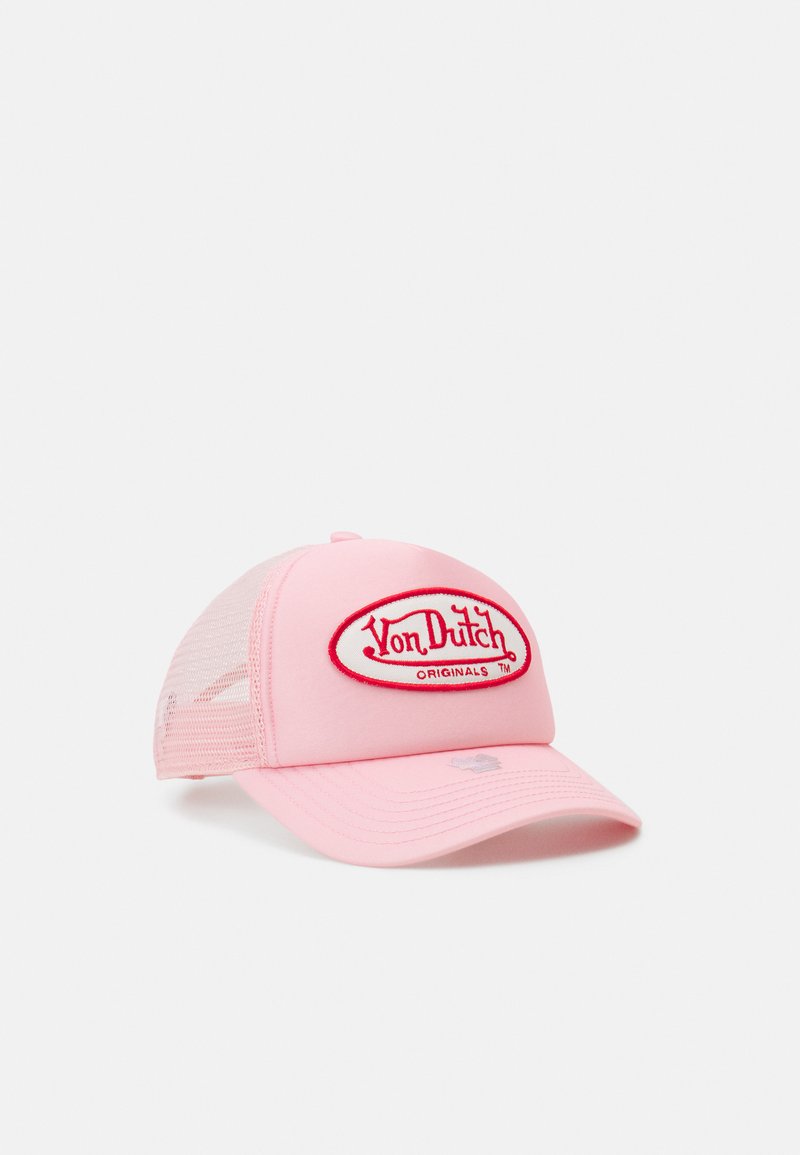 Boné trucker rosa com painéis em malha, aba curva e logótipo bordado "Von Dutch Originals" em vermelho na frente.