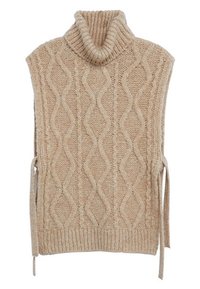 Gilet beige en tricot sans manches à col roulé avec motifs torsadés et liens latéraux sur fond blanc.