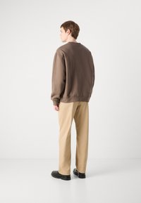 Thumbnail Image 5
