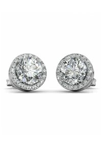 Orecchini a cerchio con un grande diamante centrale trasparente circondato da diamanti più piccoli, montati in metallo bianco lucido.