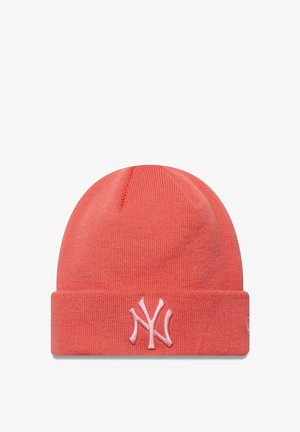 Koralle Strickmütze mit umgeschlagenem Bündchen, mit einem weißen gestickten "NY"-Logo auf der Vorderseite. Glatte Textur mit einer engen Passform.