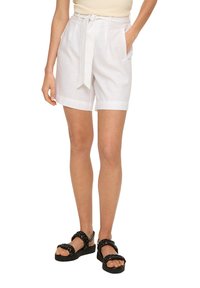 s.Oliver RELAXED - Short - weiß