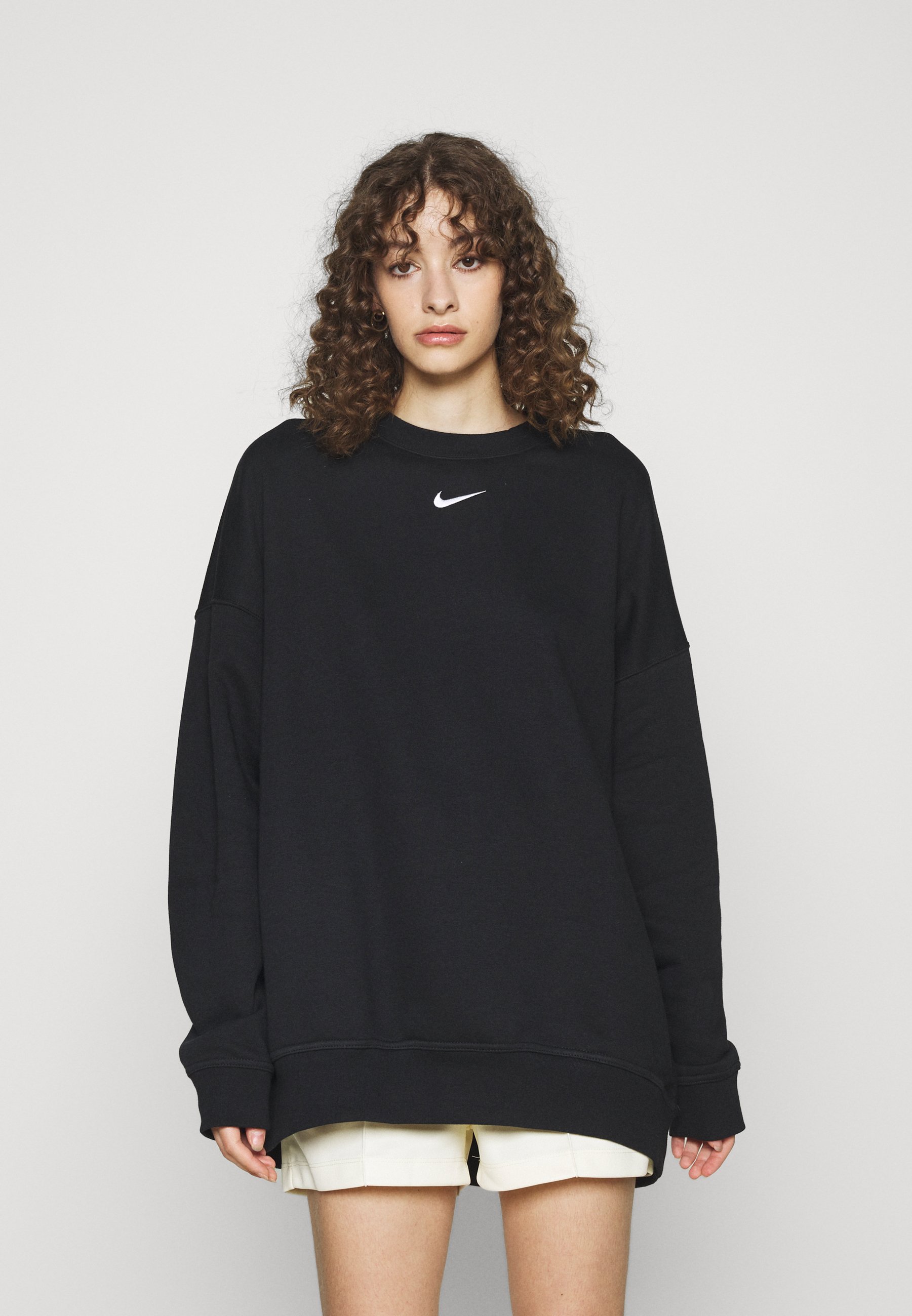 nike sweatshirt oversized