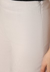 DRYKORN MIT -ANTEIL BEFORE - Stoffhose - hellgrau