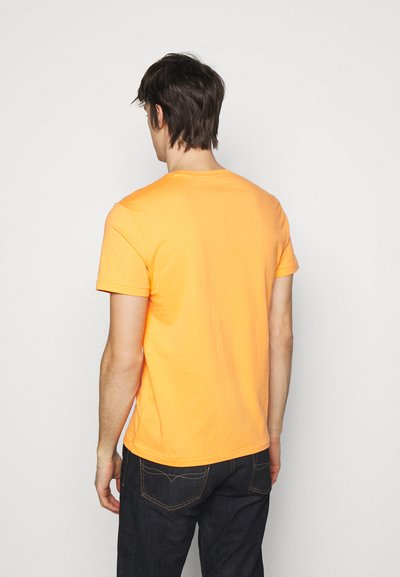 Polo Ralph Lauren CUSTOM SLIM FIT JERSEY CREWNECK T-SHIRT - T-shirt básica - classic peach
