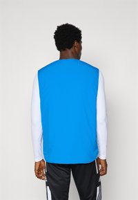 adidas Originals REAL MADRID ICON VEST - Colete - bluebird/white
