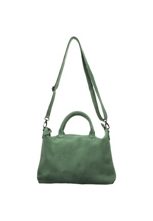 Grüne Lederhandtasche mit zwei kurzen Griffen und einem verstellbaren langen Schulterriemen, der vertikal hängt.