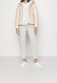 EA7 Emporio Armani Zimní bunda - pink
