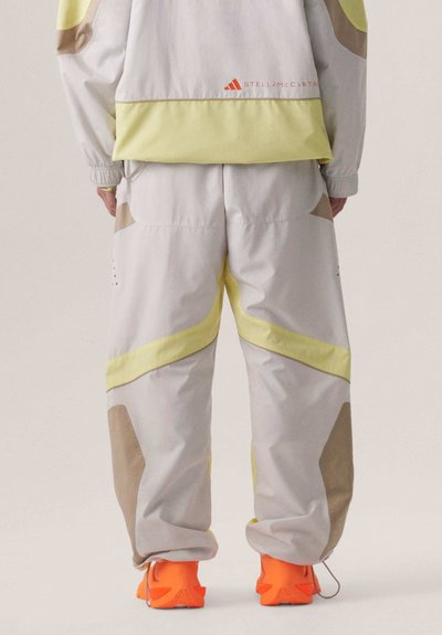 adidas by Stella McCartney ASMC TP - Trainingsbroek - chalk pearl trace khaki