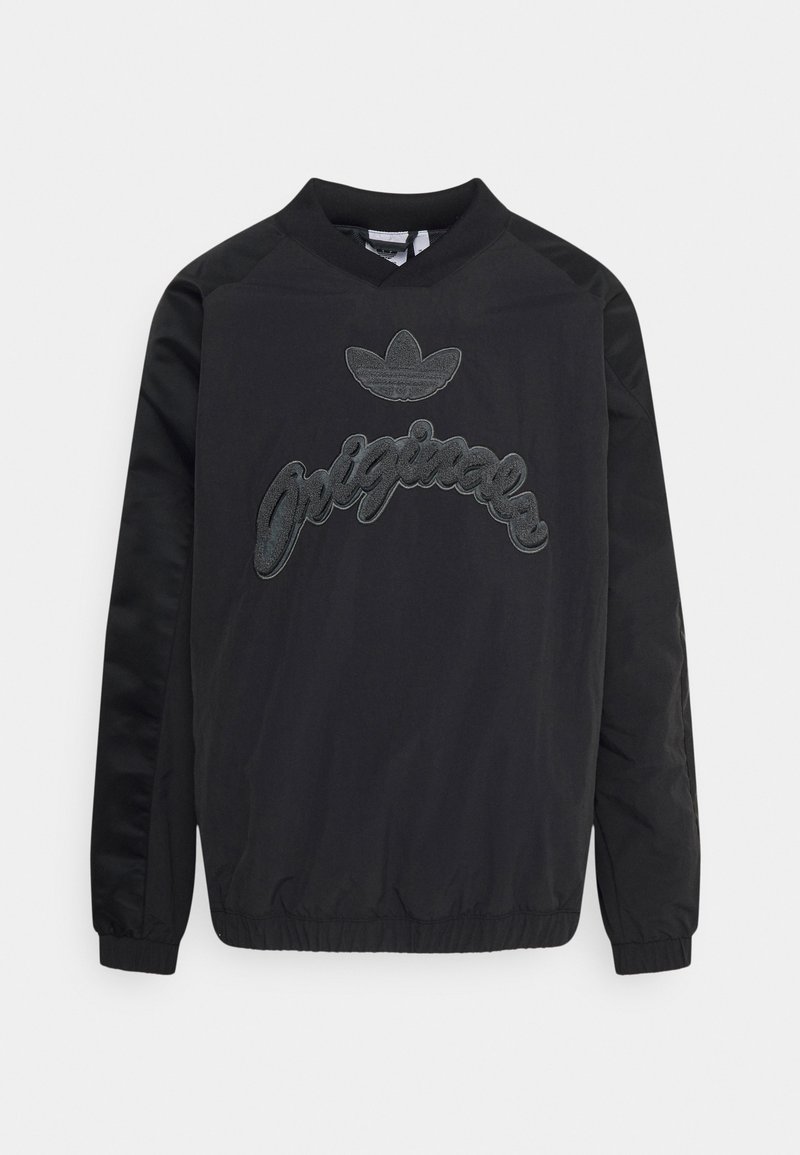 Svart pulloverjacka med elastiska ärmslut och nederkant, broderad logotyp och text på framsidan, samt en strukturerad tyg med släta ärmar.